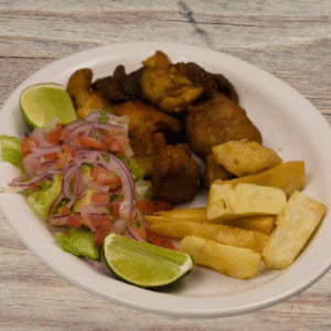 Chicharron de Puerco con Yuca