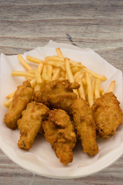 Alitas De Pollo Con Papas Fritas